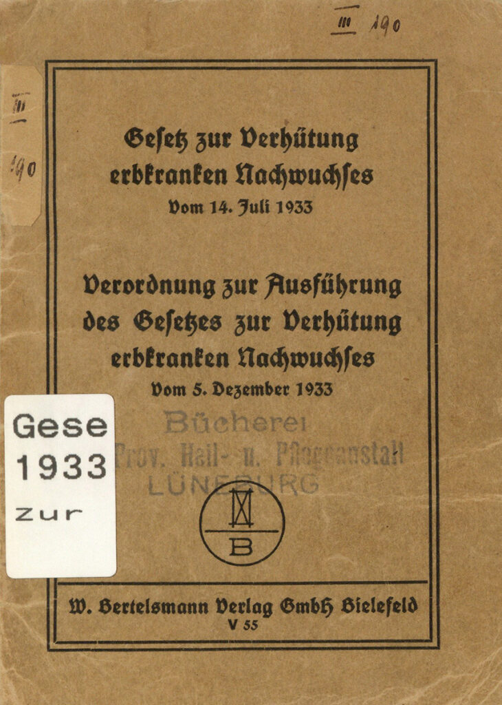 Es ist ein schmales, DIN A6-Heft, geklammert. Der Umschlag ist mit dem Gesetzestitel, dem Titel der Ausführungsverordnung, dem Verlag und den jeweiligen Erscheinungsdaten bedruckt. Es wurden ausschließlich altdeutsche Schriftzeichen verwendet. Im Heft befinden sich an ausgewählten Stellen handschriftliche Unterstreichungen, Hervorhebungen und Notizen, die mit einem Bleistift von Max Bräuner vorgenommen wurden.