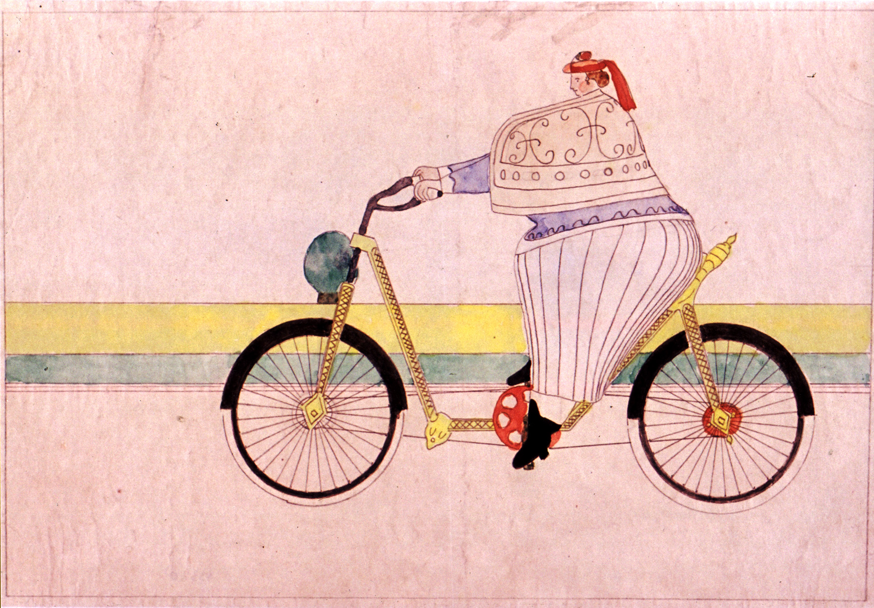 Die Bleistiftzeichnung von Gustav Sievers ist mit Wasserfarben und Buntstift koloriert und zeigt eine schick gekleidete korpulente Dame auf einem Fahrrad. Das Fahrrad hat einen gelben mit roten Schnörkeln verzierten Rahmen. Die Dame trägt einen gestreiften Rock und einen floral verzierten Überwurf. Ihre Ärmel sind lila. Sie sitzt sehr aufrecht auf dem Rad und hat einen sehr kleinen Kopf im Verhältnis zu Körper und Fahrrad.