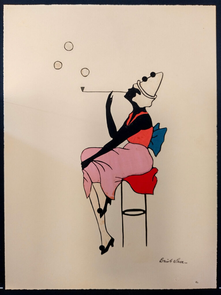 Die Collage zeigt einen weiblichen Clown. Sie sitzt auf einem Barhocker. Sie hält ein Bein leicht erhoben mit der Hand fest. Sie trägt einen dreieckigen Clownshut mit zwei Bommeln. Aus einer langen Pfeife bläst sie drei Seifenblasen.
