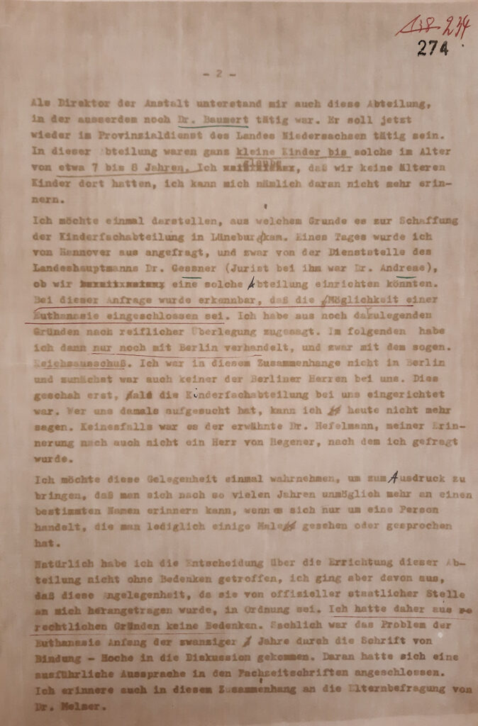 Die Mitschrift ist eng mit Schreibmaschine verfasst. Einige Namen und Ausdrücke sind handschriftlich unterstrichen.