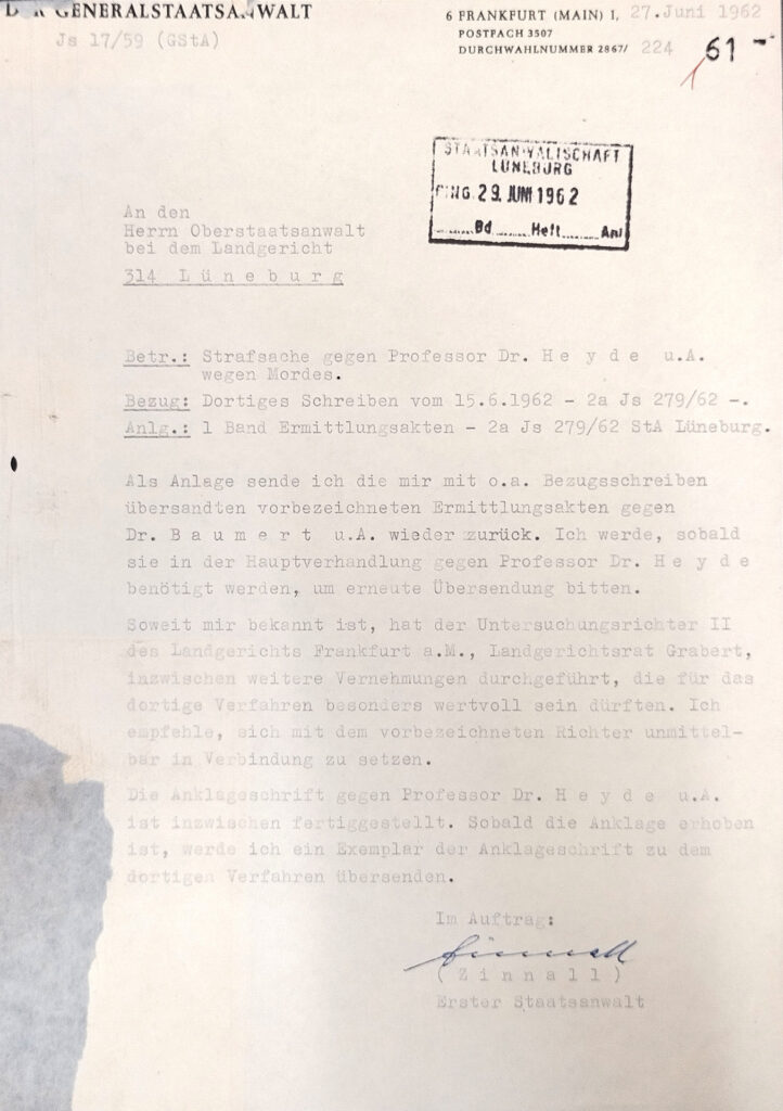 Der Brief ist mit der Schreibmaschine verfasst und handschriftlich unterzeichnet. Ein Eingangsstempel ist oben sichtbar.