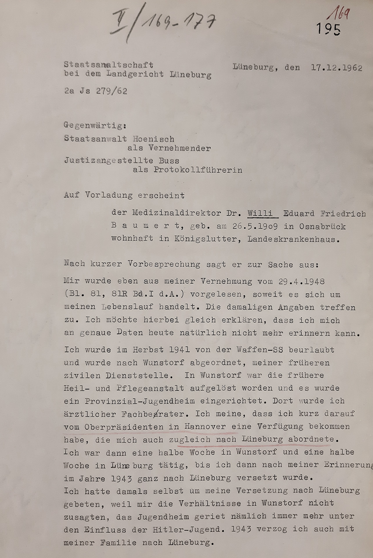 Das Protokoll ist mit der Schreibmaschine verfasst. Die Seiten sind eng beschrieben und links gelocht. Einzelne Namen und Ausdrücke sind handschriftlich rot unterstrichen.