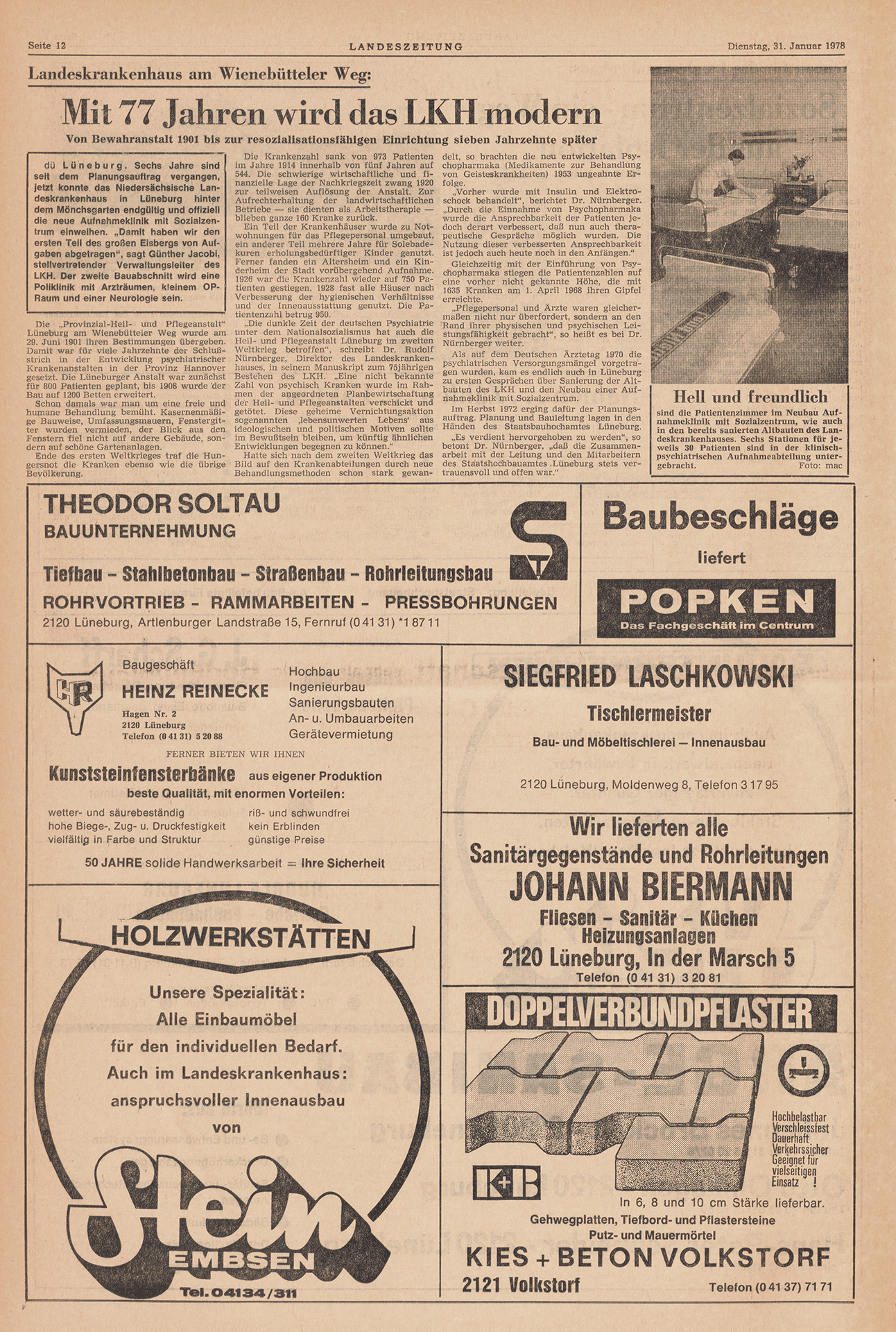 Die Zeitungsseite ist vergilbt. Der Artikel ist dreispaltig geschrieben. Neben dem Artikel ist ein Foto einer Person in einem Patientenzimmer zu sehen.